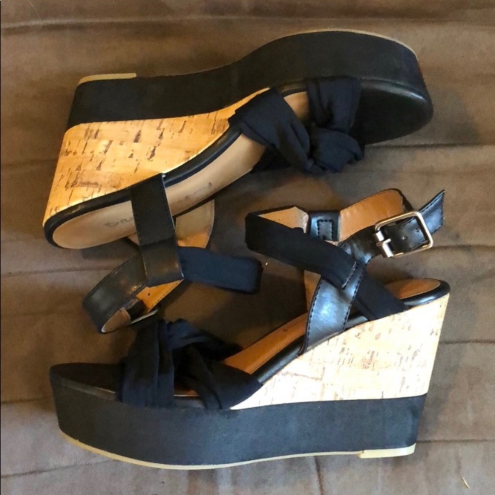 NWOT - wedge sandals - Dirty Laundry
